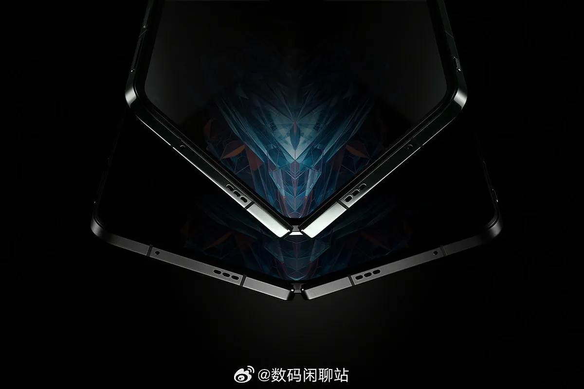 The display crease fom OnePlus Open is almost unnoticeable